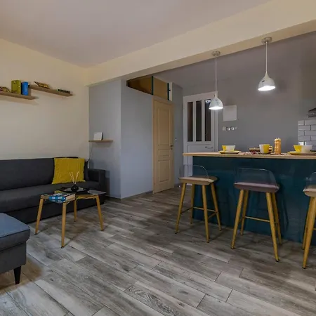 Jasmine - At The Heard Of Old Town 公寓