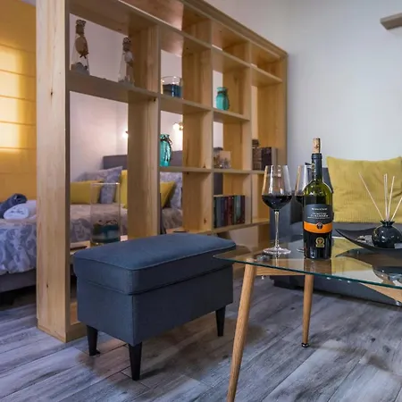 Jasmine - At The Heard Of Old Town Appartement *