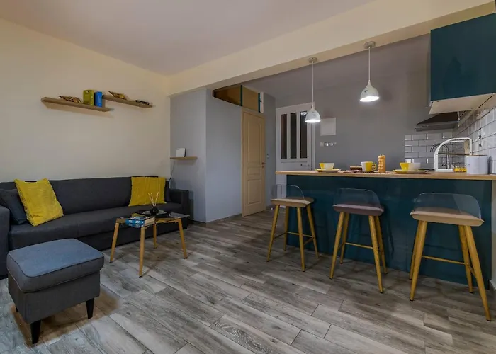 Jasmine - At The Heard Of Old Town Appartement